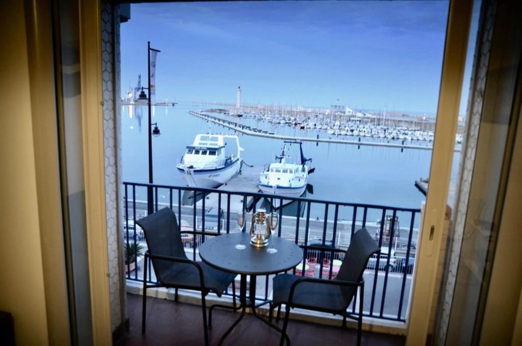 "Luigi" Balcon Sur La Mer Et Le Port De セット エクステリア 写真